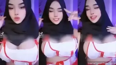 Cewek Imut Cosplay Perawat Seksi Pamer Tubuh WOT